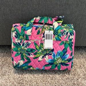 Brand New With Tags Vera Bradley Hanging Organizer
